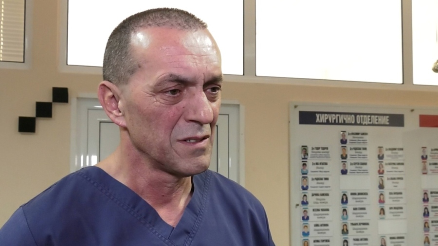 Монтана на протест срещу отстраняването на д-р Каменов от управата на болницата