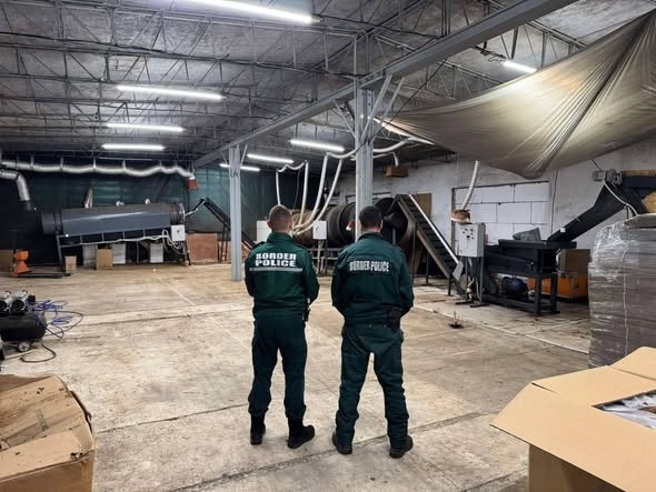 „Гранична полиция“ разкри още една база за незаконно производство на цигари без бандерол