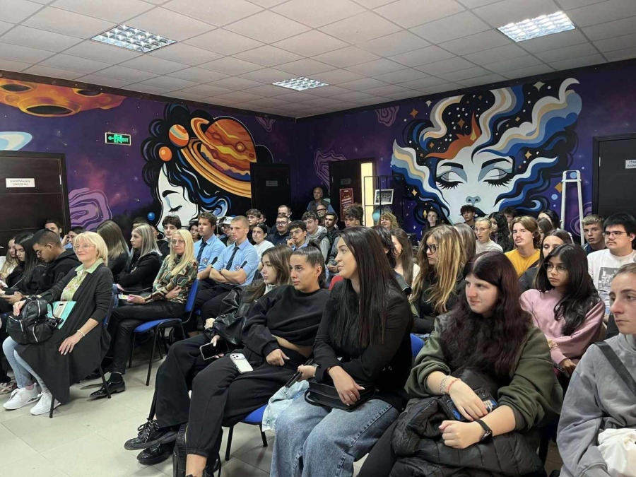 Ученици от ПТГ „Н. Й. Вапцаров“ се включиха в кариерния форум „Професии на бъдещето“
