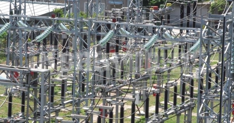 Тежка авария остави повече от 2 часа без електричество центъра на Враца