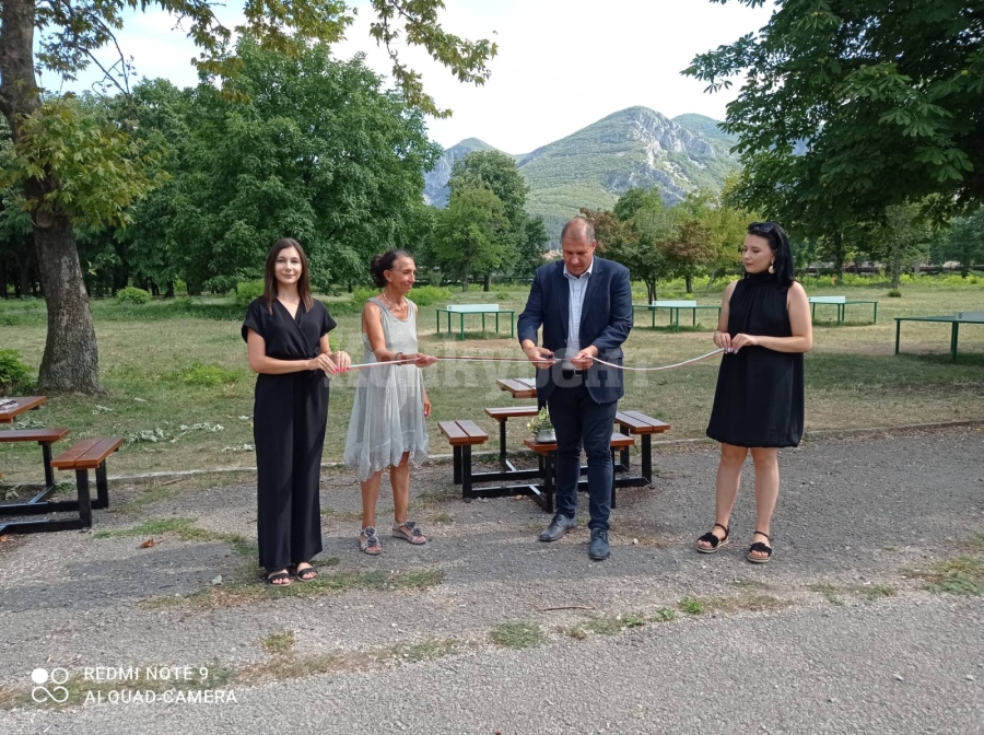  Ротари клуб- Враца дари на врачани нови маси за шах и тенис СНИМКИ