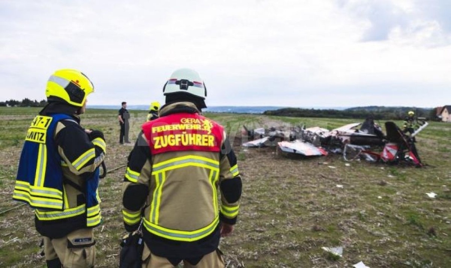 Двама души загинаха при сблъсък на самолети 