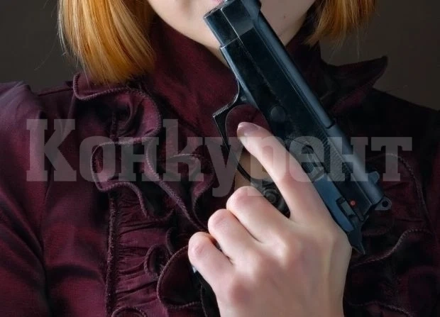 Въоръжена жена се барикадира във фризьорски салон във Велико Търново