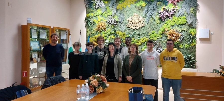 Кметът на община Козлодуй се срещна с френски ученици СНИМКИ