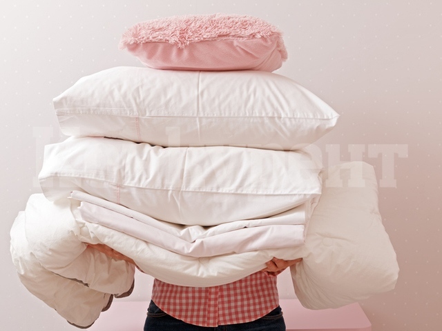 Как правилно да перете възглавниците според пълнежа им  