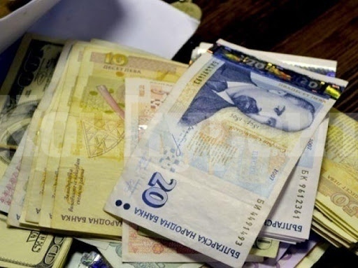 КРИЗА ЛИ? Българин плати над 7 милиона лева данък върху доходите си за 2022 година