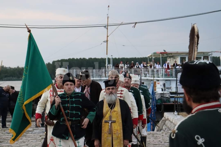 Походници, жители и гости на Козлодуй отдадоха почит към Ботев и загиналите за свободата на България