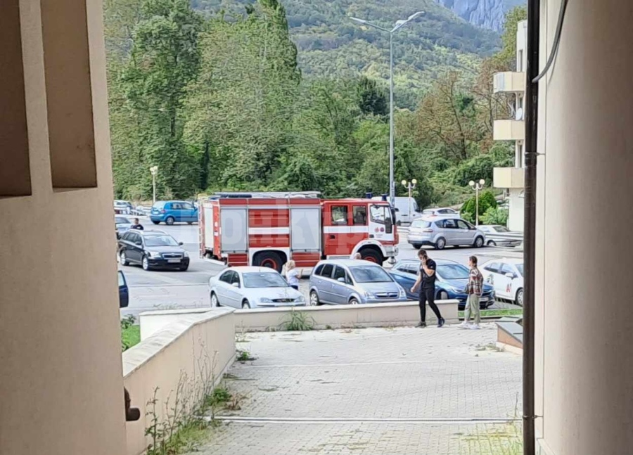 Започна втори оглед на щетите от опожарените коли във Враца СНИМКИ