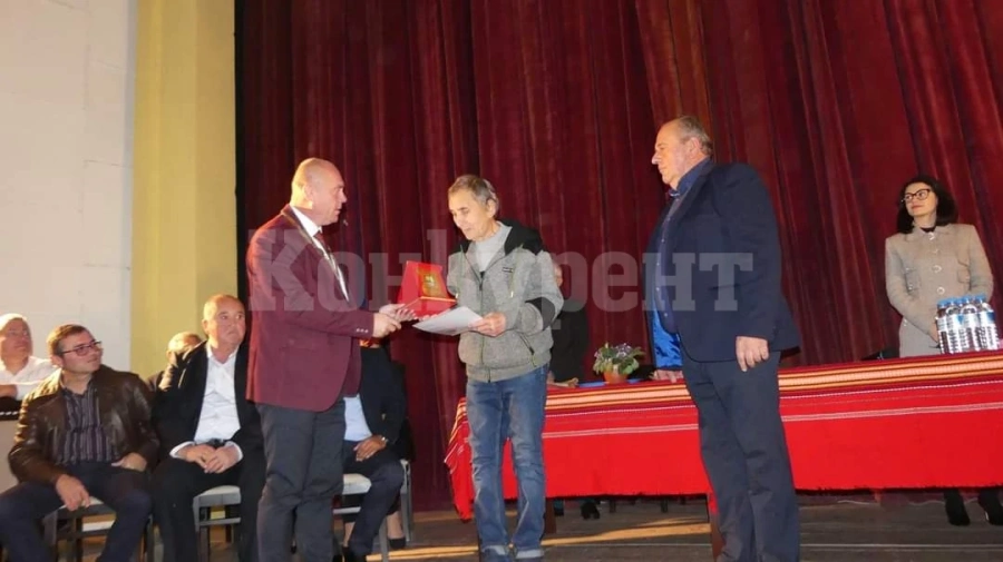 Кметът Александров започна третия си мандат в Ружинци СНИМКИ