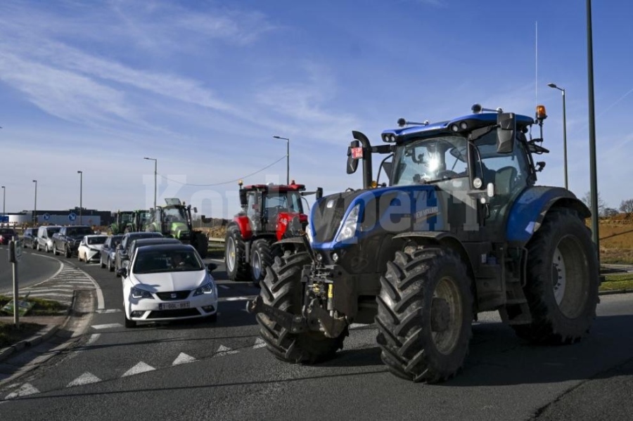 Земеделци затрудняват движението в Белгия, трактори стигнаха до Брюксел