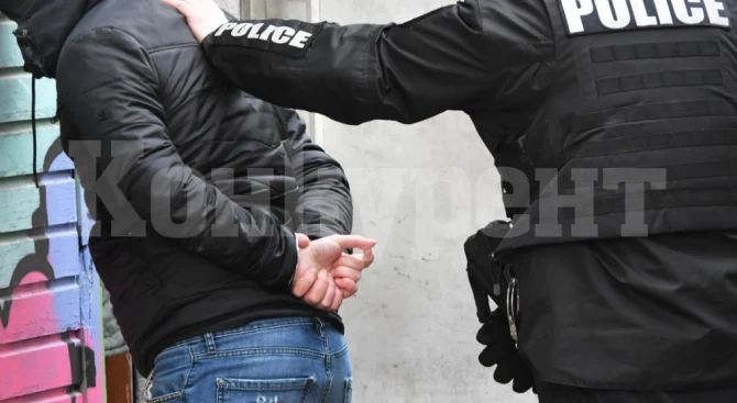 Задържаха мъжа, обвинен за блудство с малолетна в Търнак