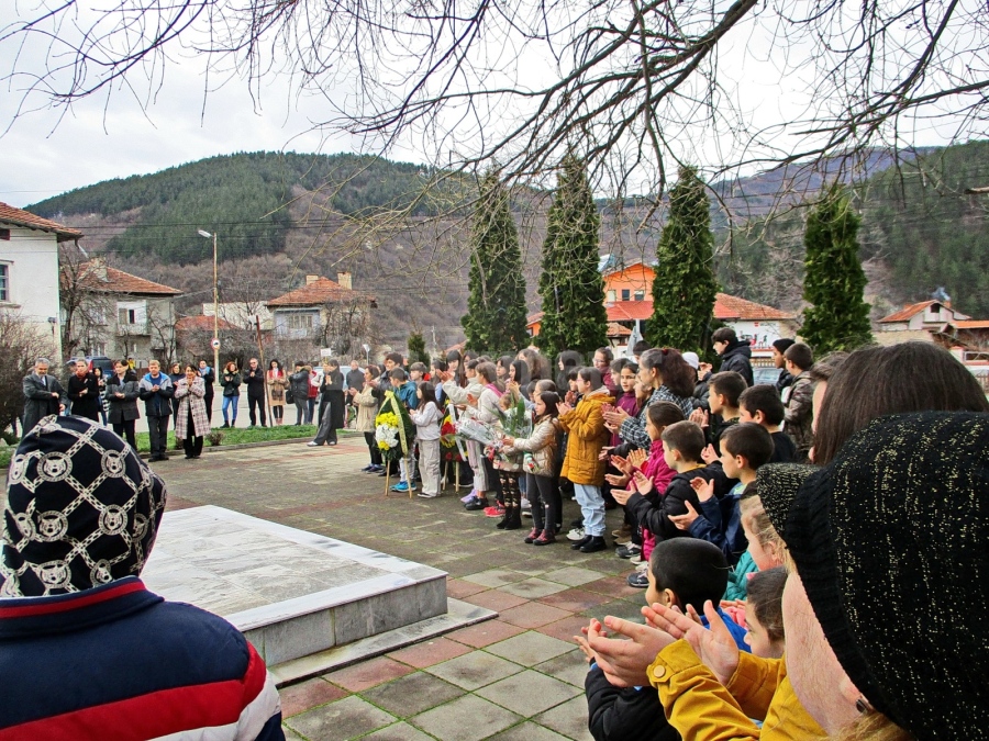 В Чипровци отбелязаха празника на Унгария СНИМКИ