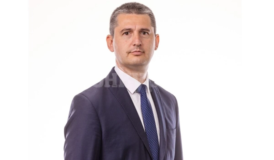 От „Възраждане\