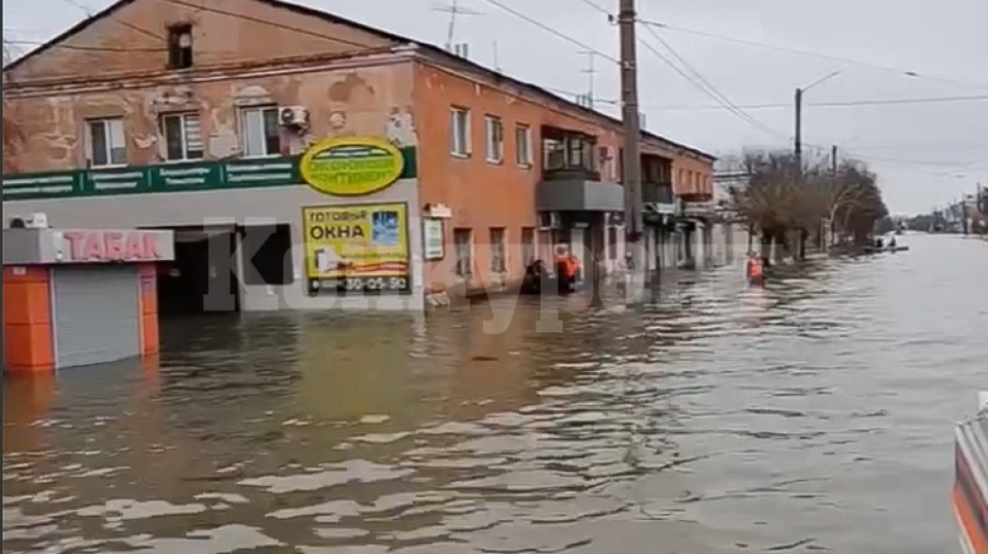 Бързото топене на снега предизвикало рекордните наводнения в Русия
