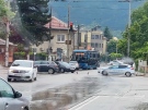  Катастрофа между кола и електрически автобус на градския транспорт блокира кръстовище във Враца СНИМКИ