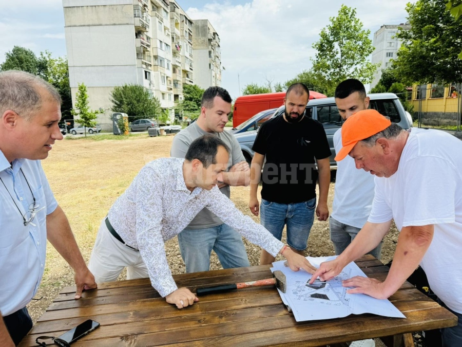 Напредва изграждането на парка в ж.к. “Младост”