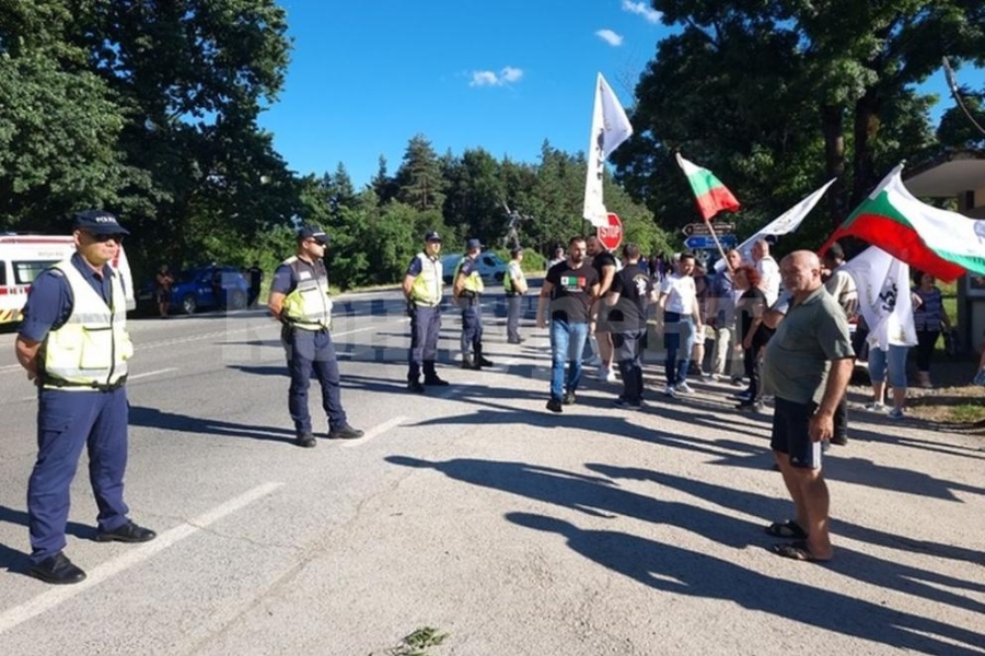 Жалба блокира поръчката за тунела под Петрохан СНИМКИ