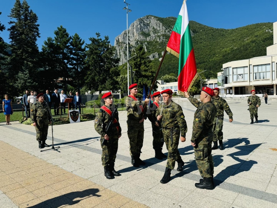 Военнослужещи положиха клетва във Враца СНИМКИ