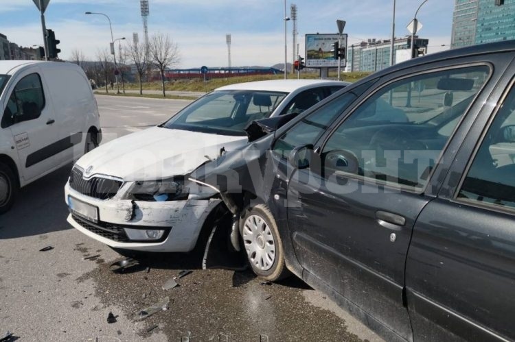 Две коли катастрофираха във Враца, единият шофьор се оказа с 2,14 промила алкохол