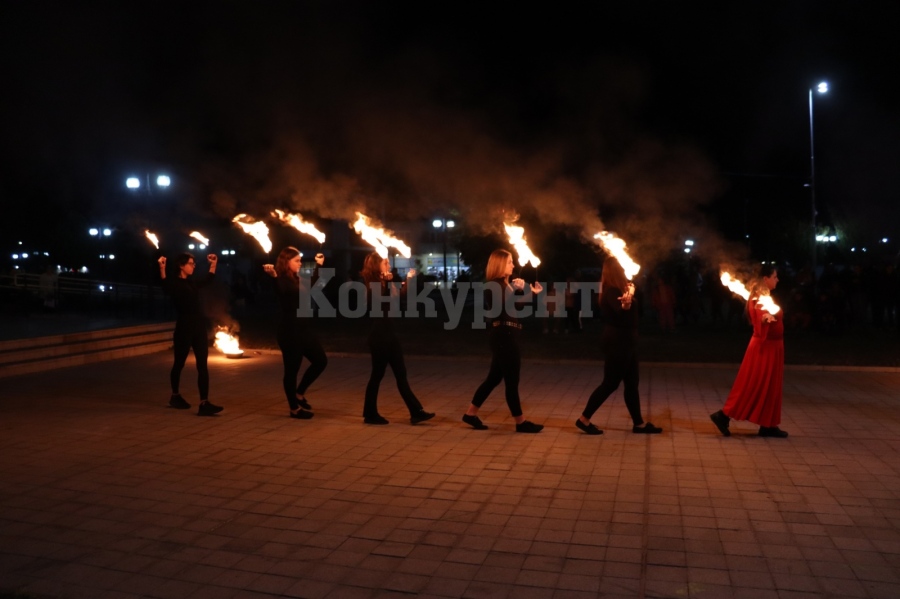 И в Козлодуй отбелязаха Деня на народните будители с традиционно факелно шествие