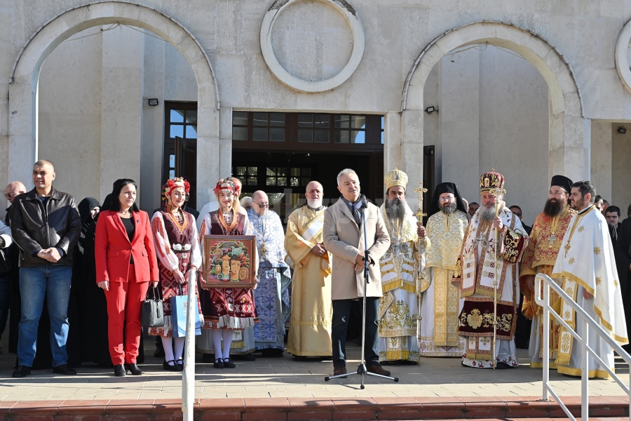 Патриарх Даниил служи в Монтана заедно с епископ Марко от Северна Македония