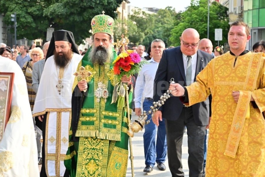 Патриарх Даниил ще служи на Никулден във Видин