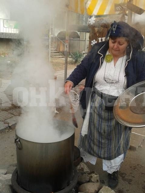 Никулденски курбан къкри на пазара в Монтана