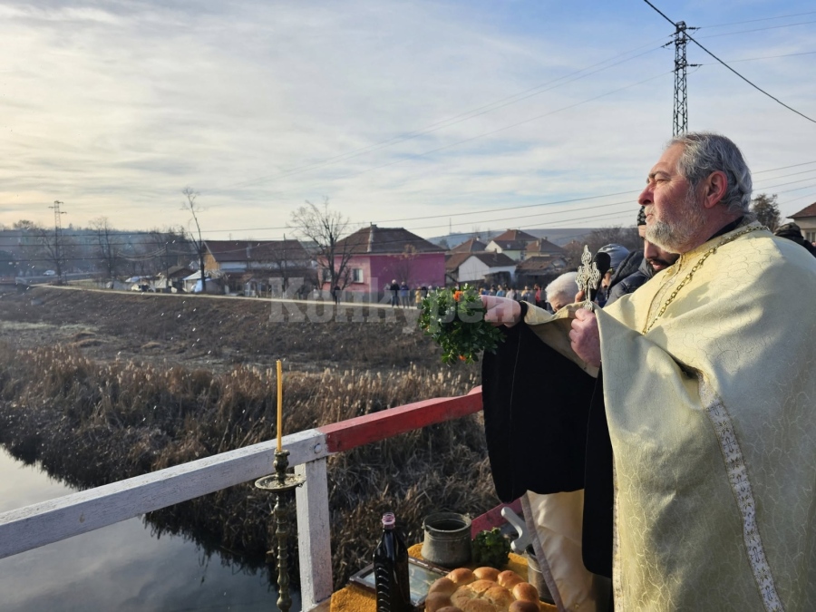 Николай Петров спаси кръста на Богоявление в Мизия