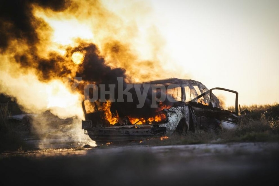 Пожар унищожи лек автомобил във Видин