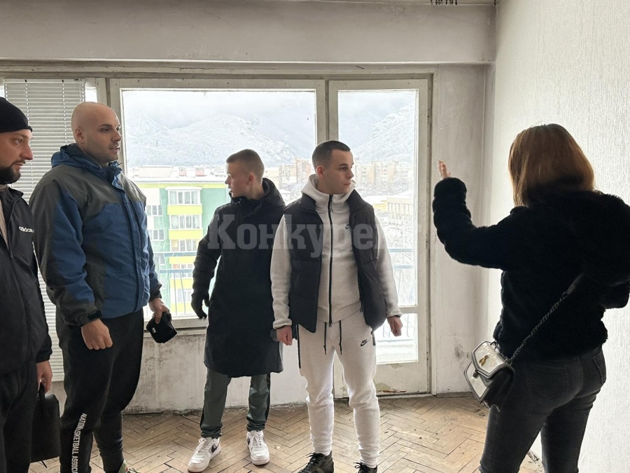 По инициатива на Мартин Харизанов - Започва ремонтът на общинското жилище за самотна майка с две деца във Враца