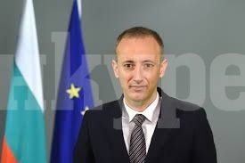 Министър Вълчев: Техническото и професионално образование ще задържат младите хора в България