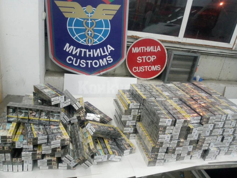 Голямо количество контрабандни цигари установиха митническите служители в товарен микробус при Дунав мост 2 - Видин