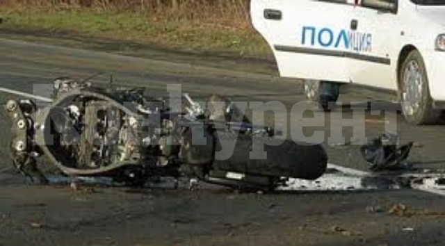 Моторист пострада снощи край на пътя между  Горна бела речка и Миланово