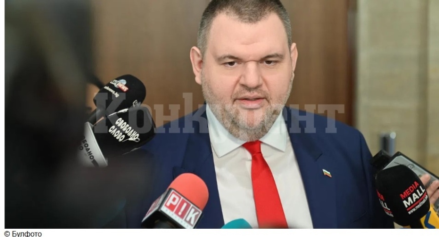 Пеевски показа обща снимка на Кирил Петков и Антон Славчев: Това са задкулисните договорки в държавата