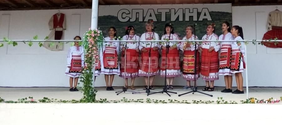 Трети Фолклорен Фестивал и Тринадесета Земляческа среща се състоя в Слатина