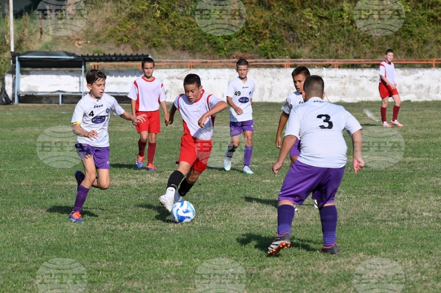 Над 100 деца играят в първия футболен турнир Olympia Junior Cup Varshets 2025 във Вършец