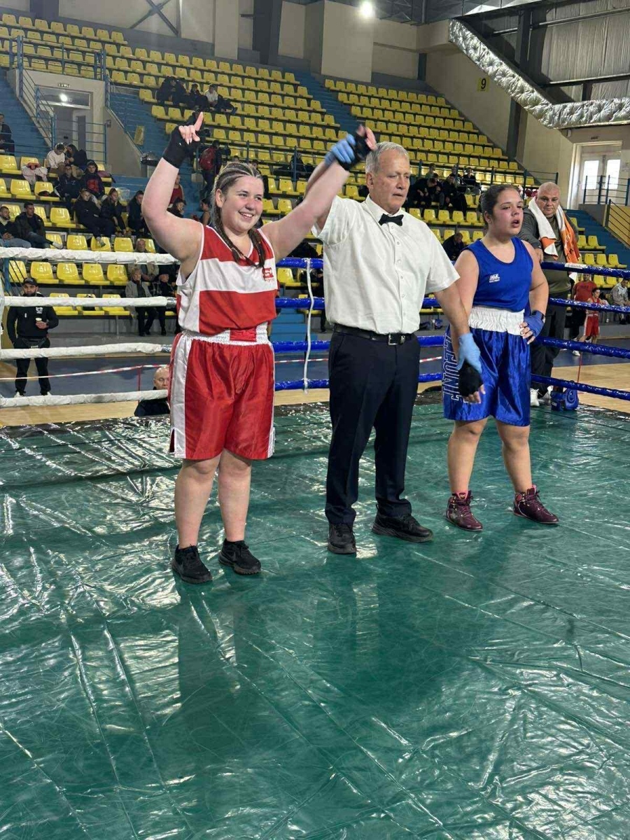 Две републикански титли за боксьорите от боксов клуб „Golden boys”