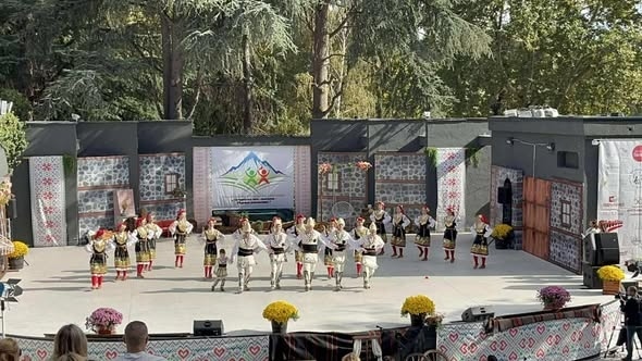 Танцов състав „Малинарка“ - Берковица с първо място от Националния фестивал „Сандански пее, заиграва – Пирина разлюлява“