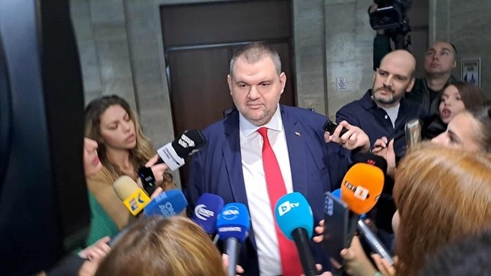 Пеевски отвърна на удара за Пазарджик: Всичко е пърформанс