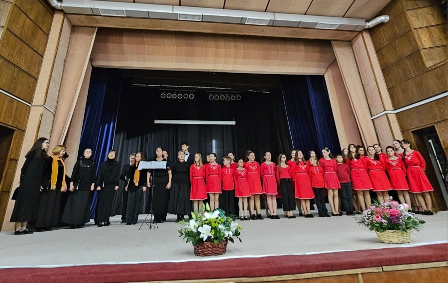 Берковица отбеляза Деня на народните будители с празничен концерт „За песен час“!