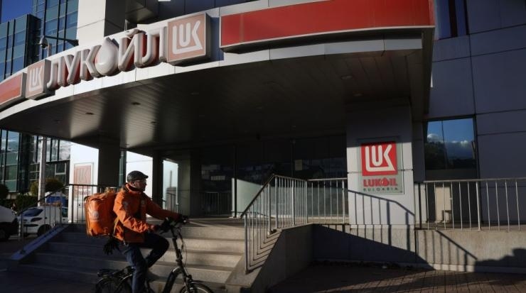 „Гънвор“ се отказва от международните активи на „Лукойл“ след сигнал от Вашингтон