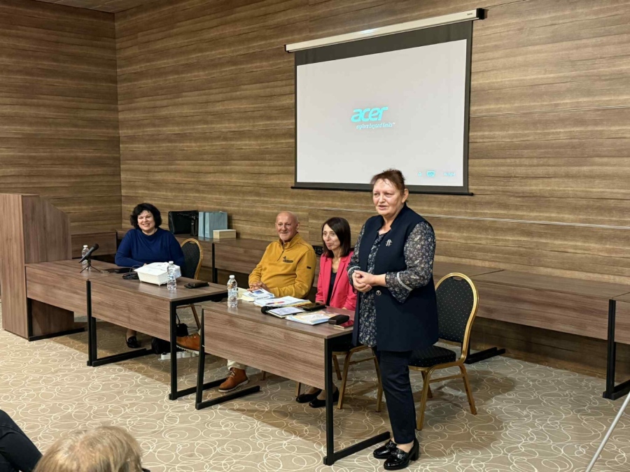 Представители на работодателите в системата на народната просвета и на Синдиката на българските учители участваха в съвместно обучение