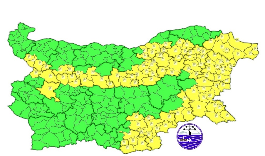 Жълт код за силен вятър в половин България за четвъртък