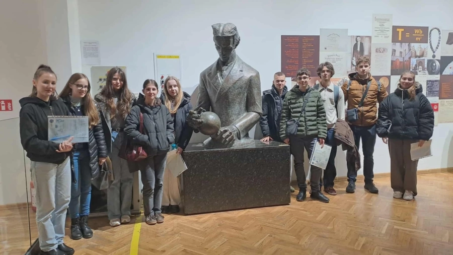 Възпитаници на ППМГ - Враца с вдъхновяваща STEM мобилност по „Еразъм+“ в Загреб