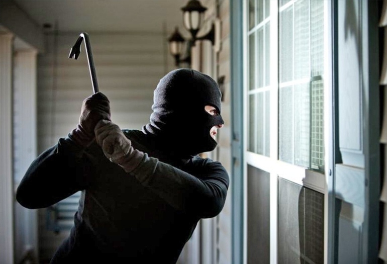 Бандити задигнаха домакинска техника от къща в Лом