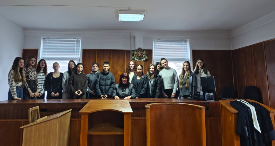 Гимназисти влязоха в окръжния съд в Монтана