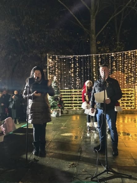 Светна коледната елха в Бутан 