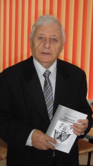 Пенсионерите от клуб „Надежда“ в Монтана се срещнаха с поет-дарител