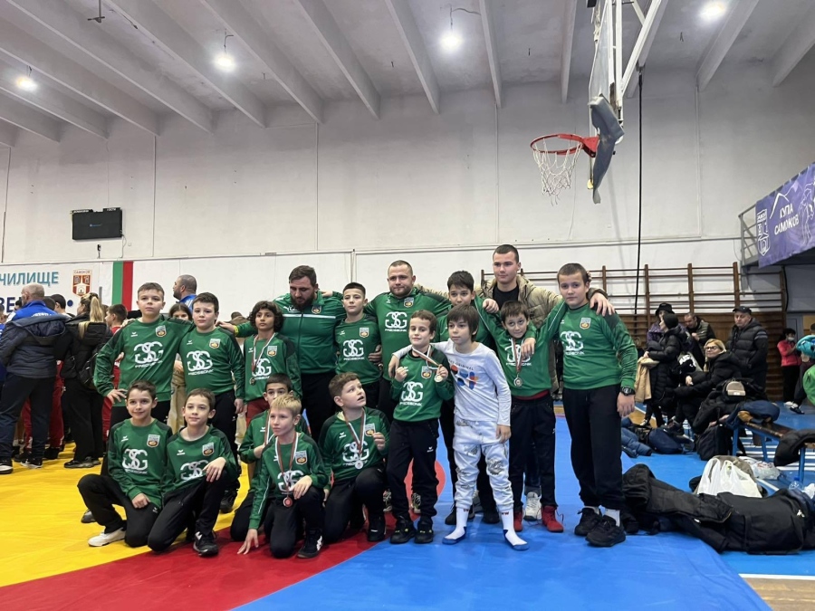 Малките врачански борци завоюваха шест медала