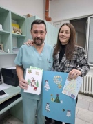 Ученици от СУ „Христо Ботев“ – Враца с празничен жест към пациенти и медици в КОЦ – Враца